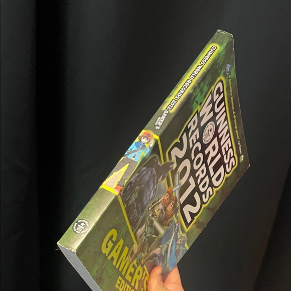 Guinness World Records 2012 Gamer's Edition USED BOOK Paperback - Picture 4 of 14